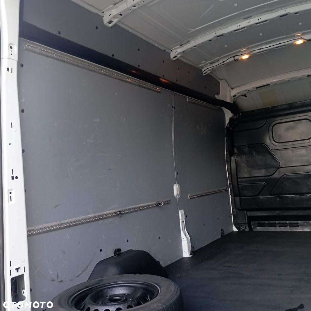Ford Transit - 18