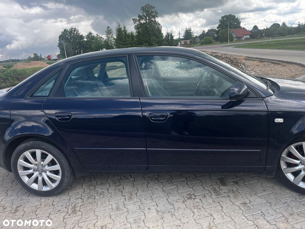 Audi A4 Limousine - 3