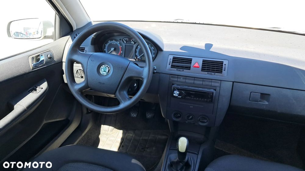 Skoda Fabia 1.4 16V Classic + - 6