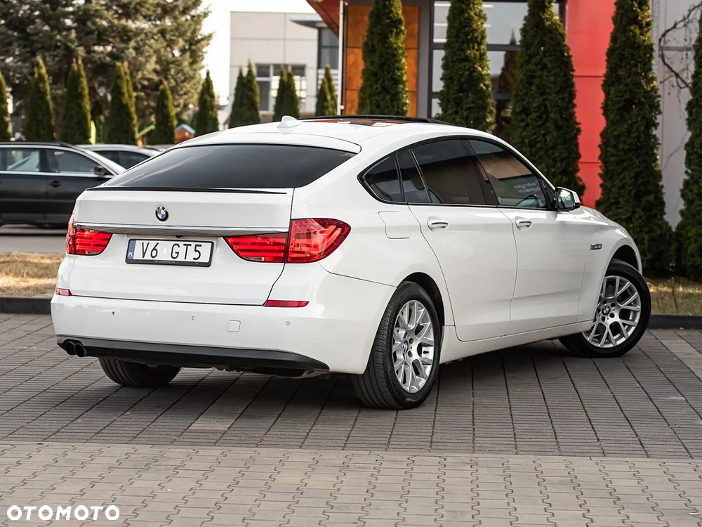 BMW 5GT - 12
