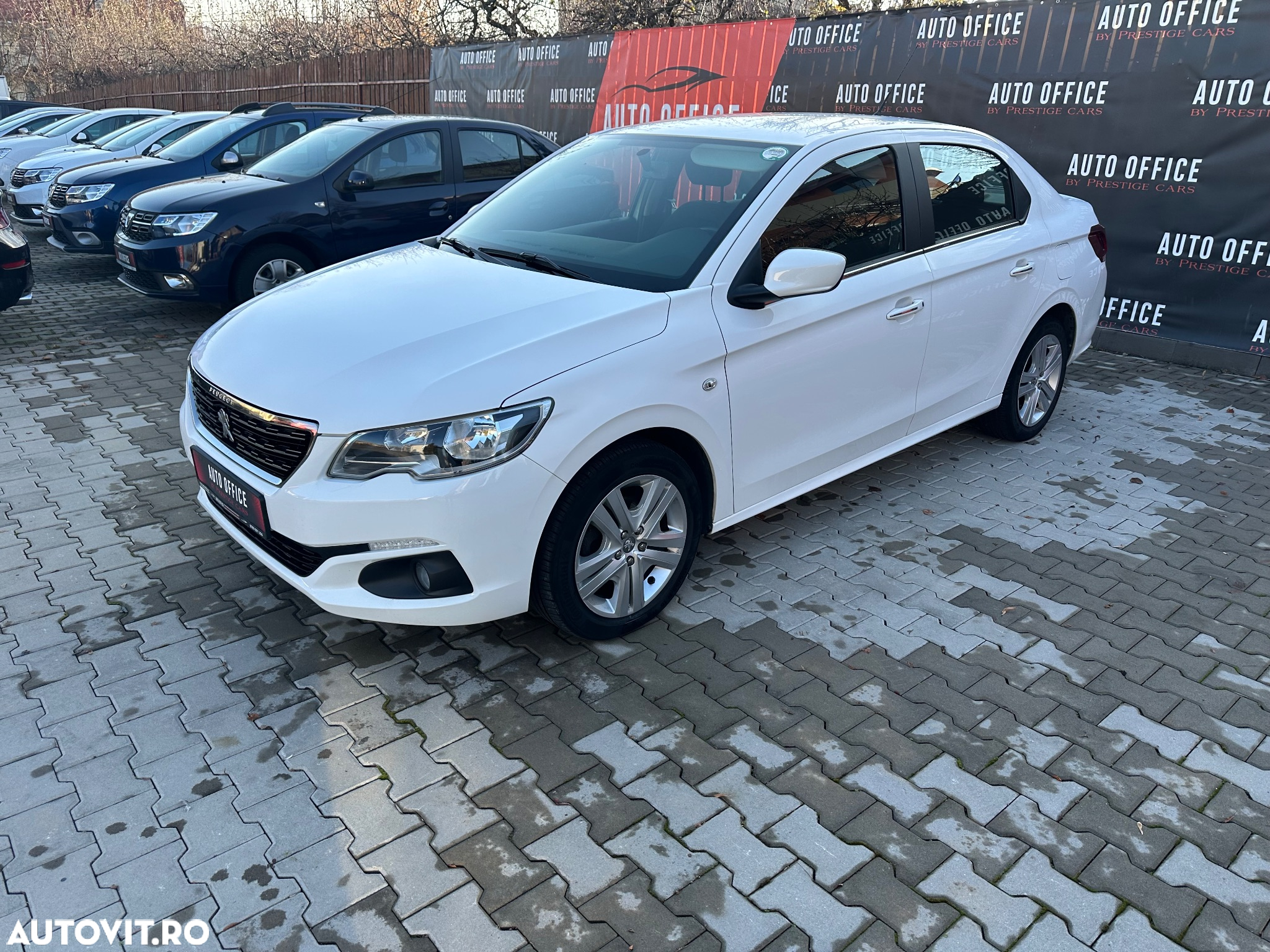 Peugeot 301 1.5 BlueHDI FAP Allure - 4