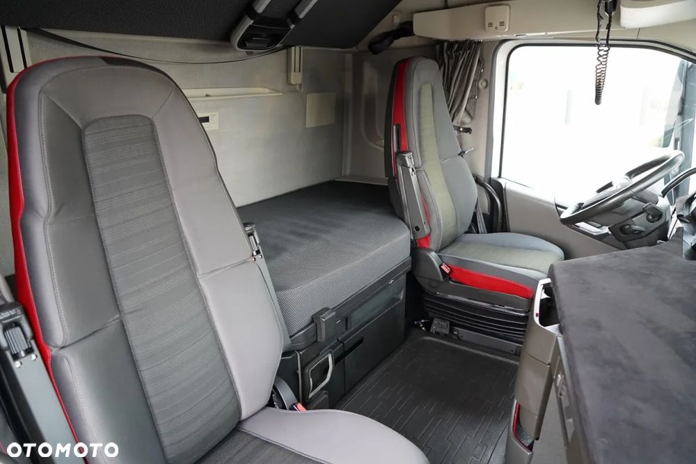 Volvo FH 500 / KLIMATYZACJA POSTOJOWA / CAŁA NA PODUSZAKCH / EURO 6 - 34