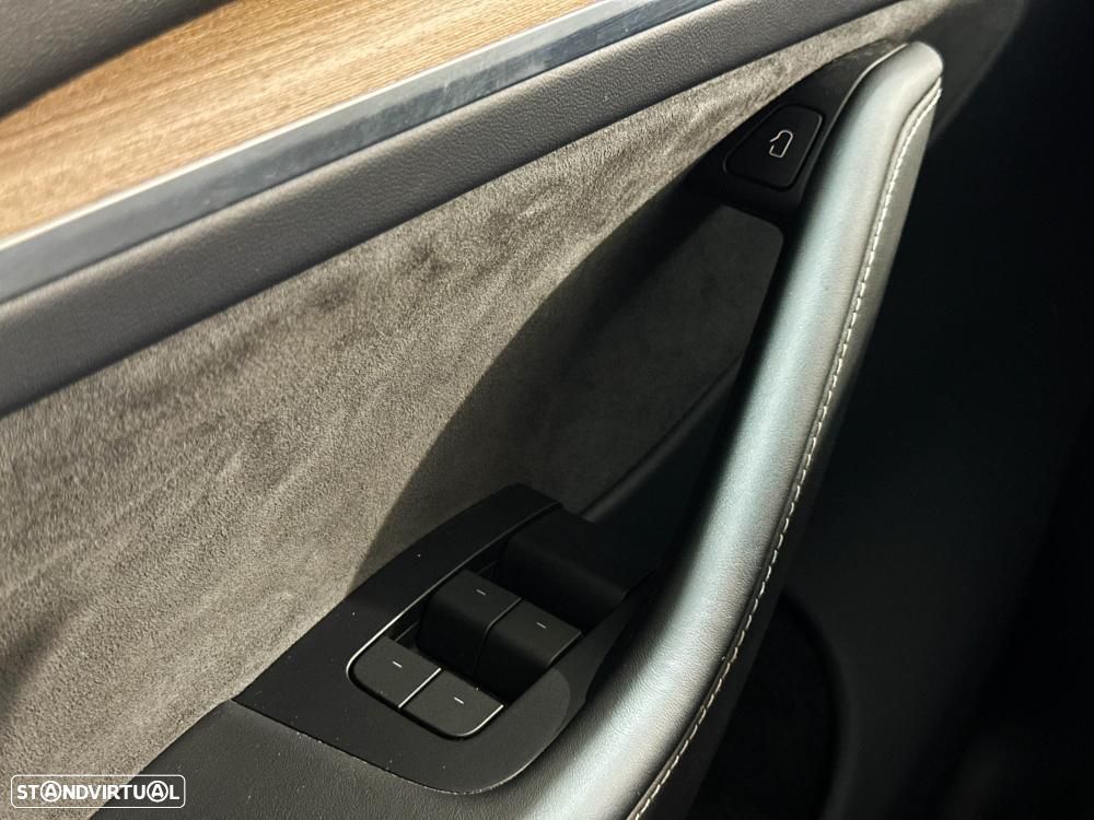 Tesla Model Y Performance Dual Motor AWD - 45