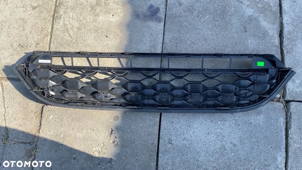 MINI COUNTRYMAN F60 LCI ATRAPA GRILL N15A1A14102 LEKKO USZKODZONY - 2