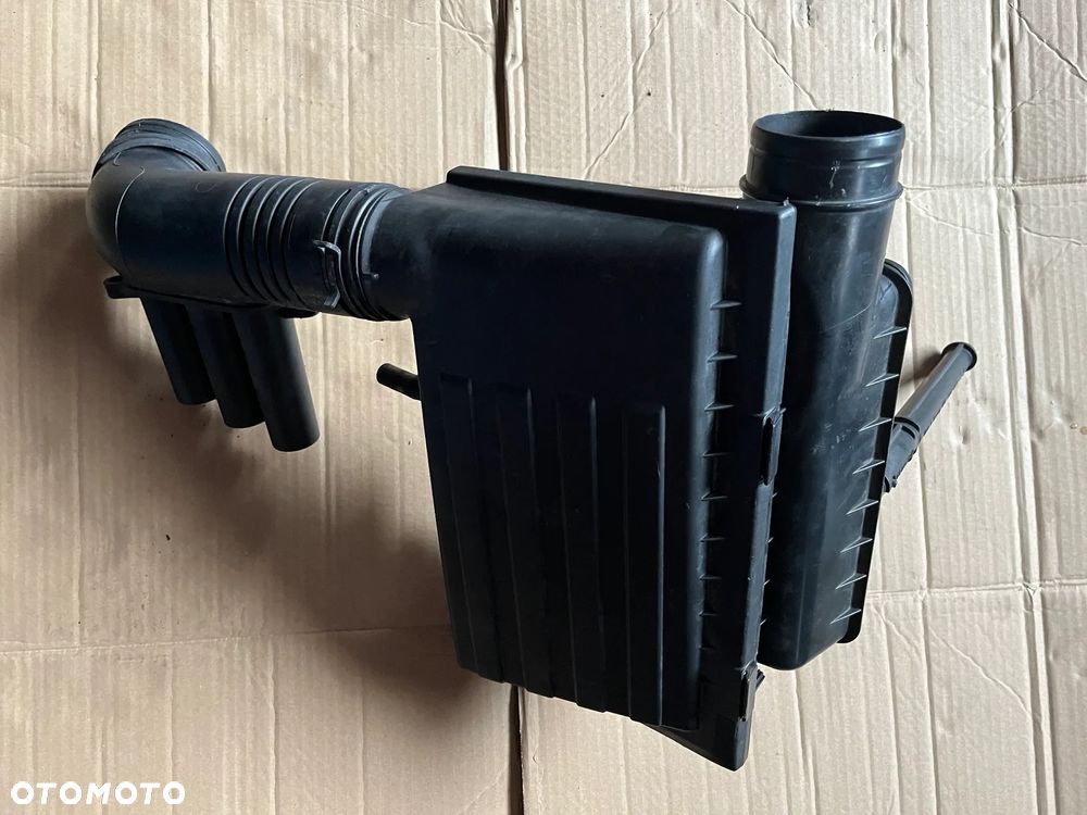 OBUDOWA FILTRA POWIETRZA FILTR POWIETRZA 1.4 TFSI TSI VW AUDI Q3 04E129611H - 2