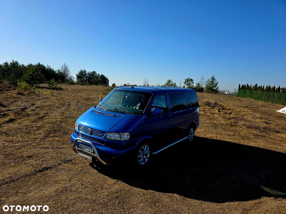 Volkswagen Caravelle - 1