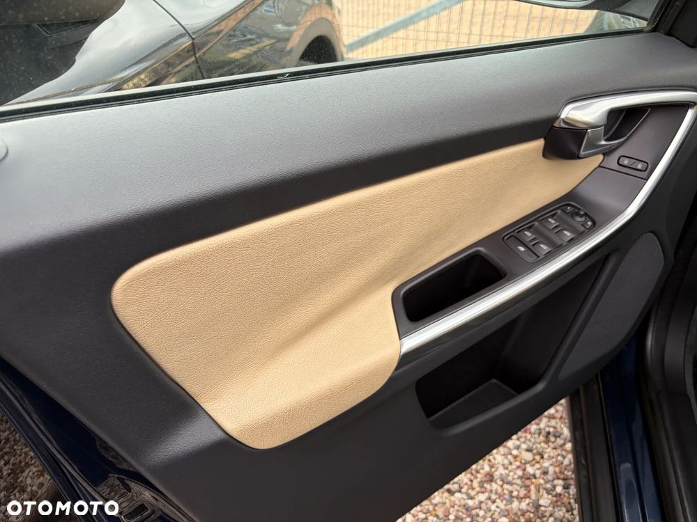 Volvo XC 60 T5 Powershift Momentum - 29