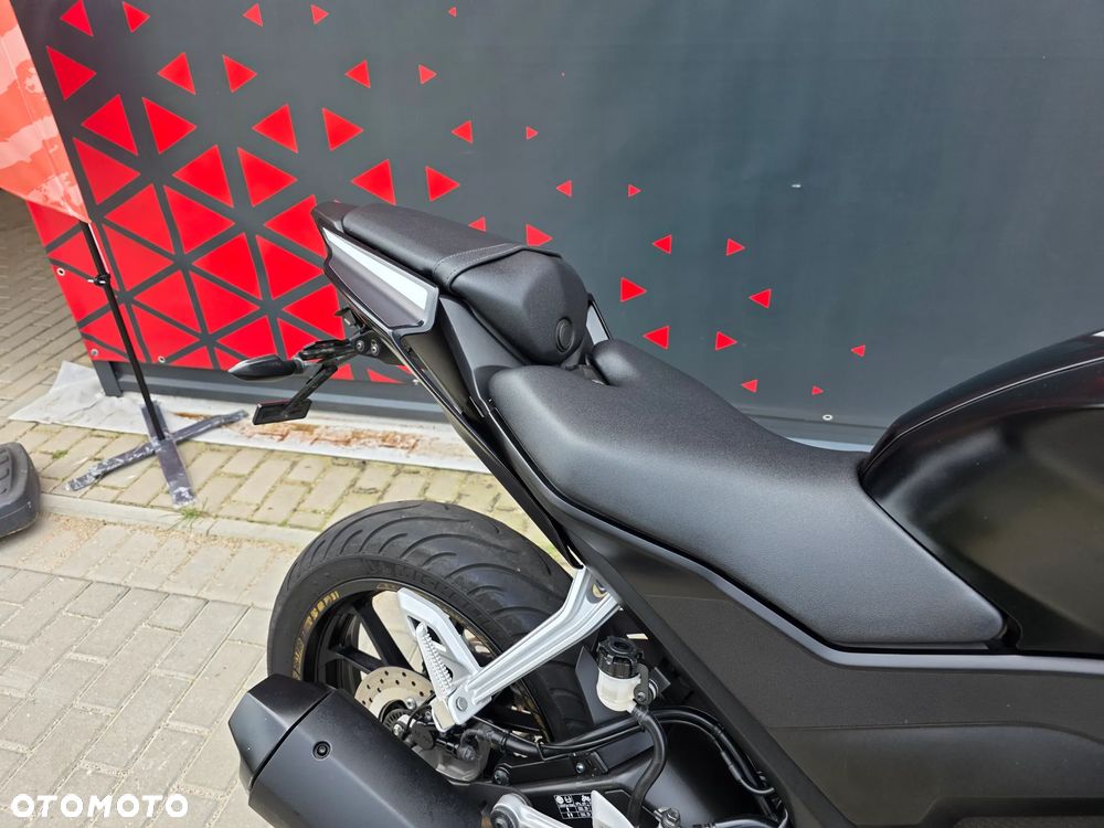 Yamaha YZF - 21