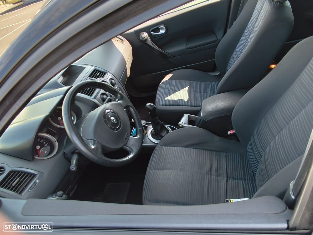 Renault Mégane Break 1.5 dCi Dynamique - 4