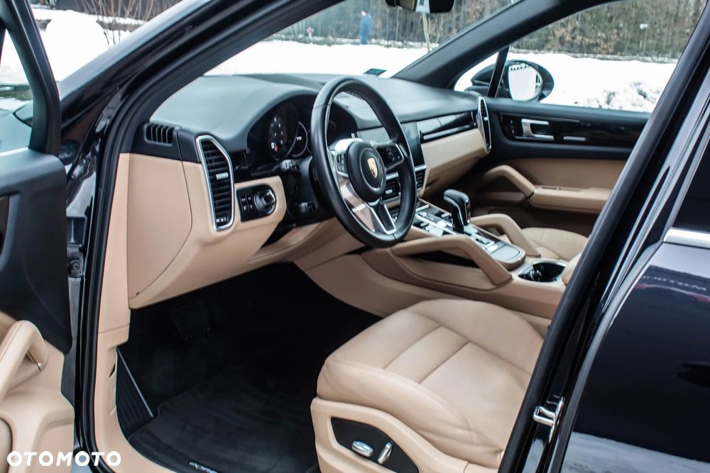 Porsche Cayenne Standard - 16