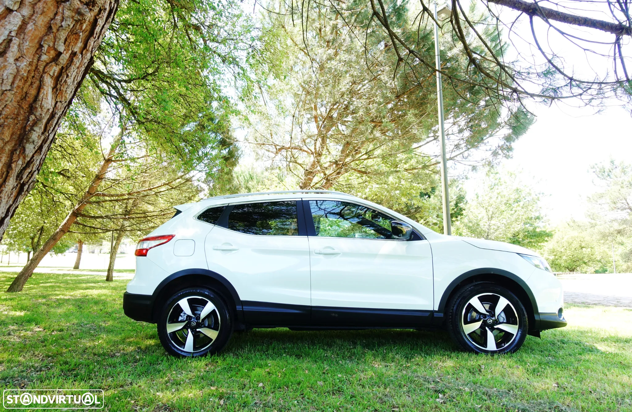Nissan Qashqai 1.6 dCi N-Connecta 18 - 21