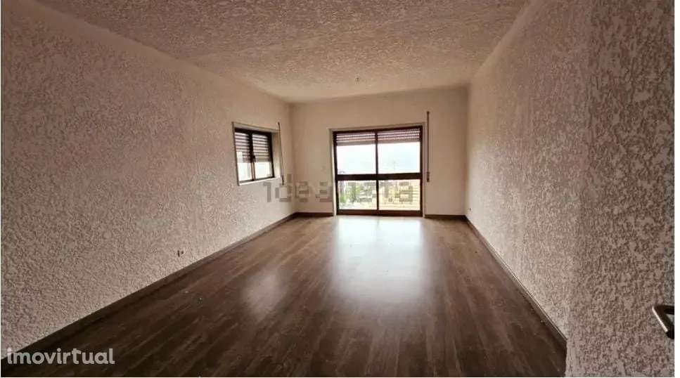 Moradia T3 unifamiliar e armazém em Tagilde e Vizela - Grande imagem: 5/17