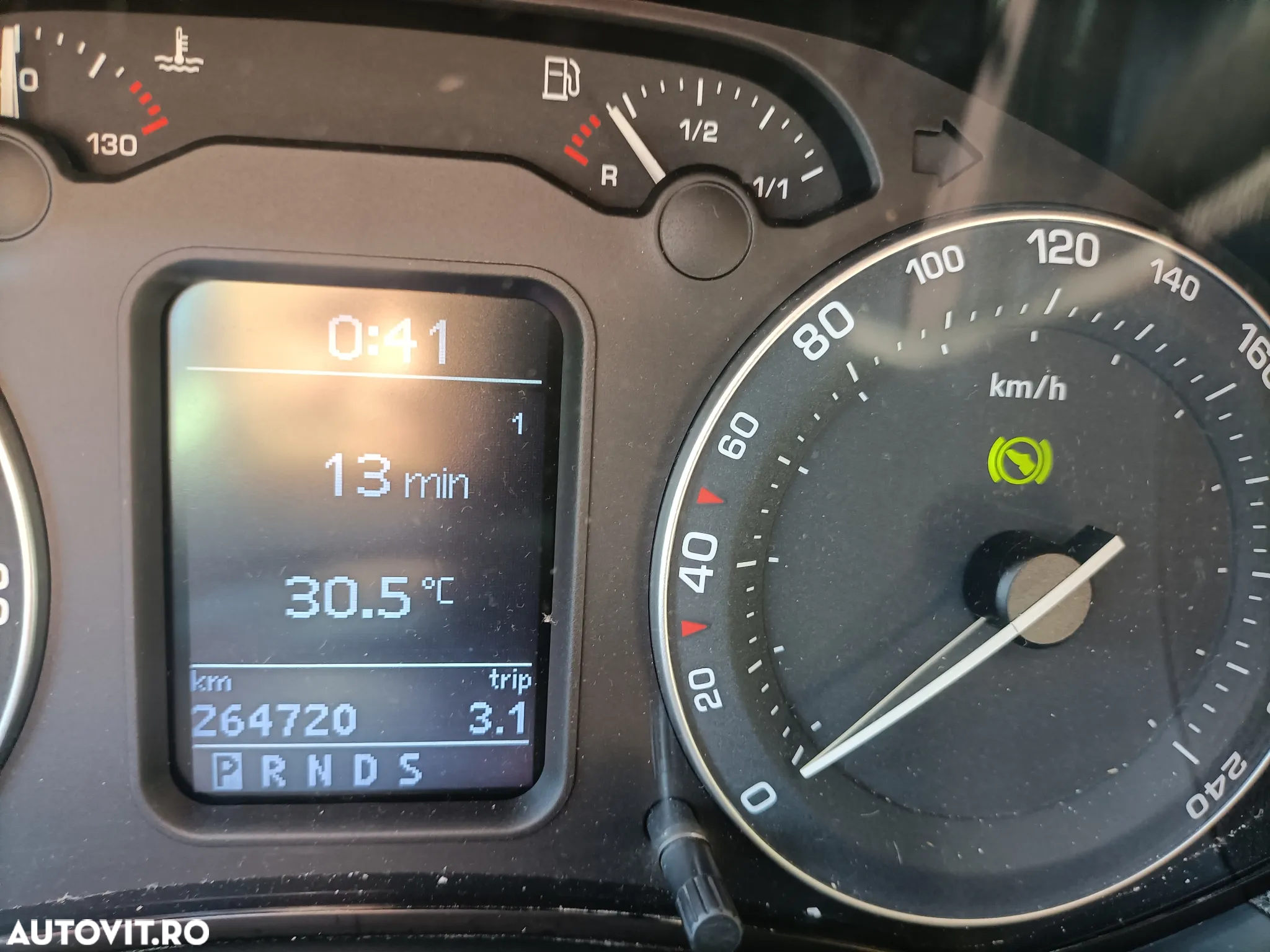 Skoda Octavia 1.6 Elegance Aut - 6