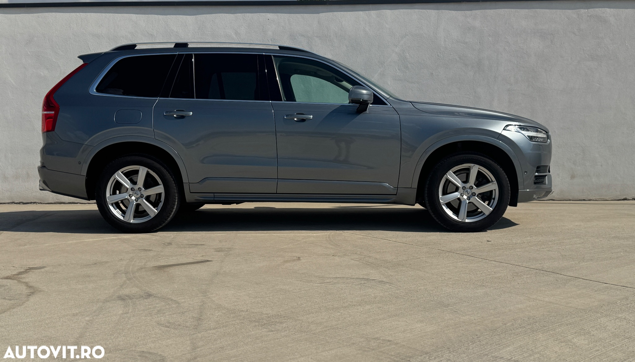 Volvo XC 90 D5 AWD Momentum - 8