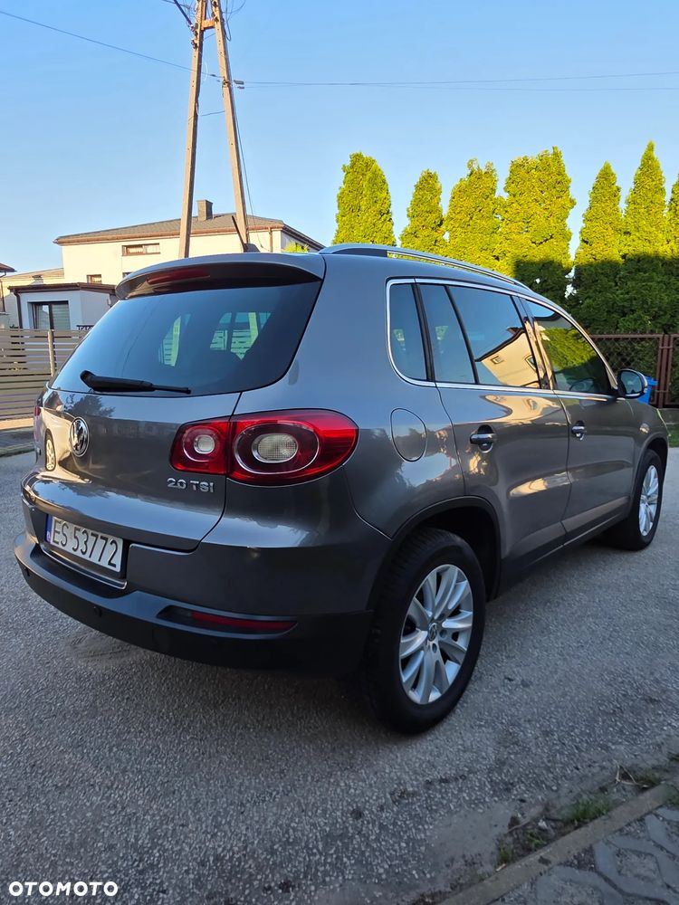 Volkswagen Tiguan - 5