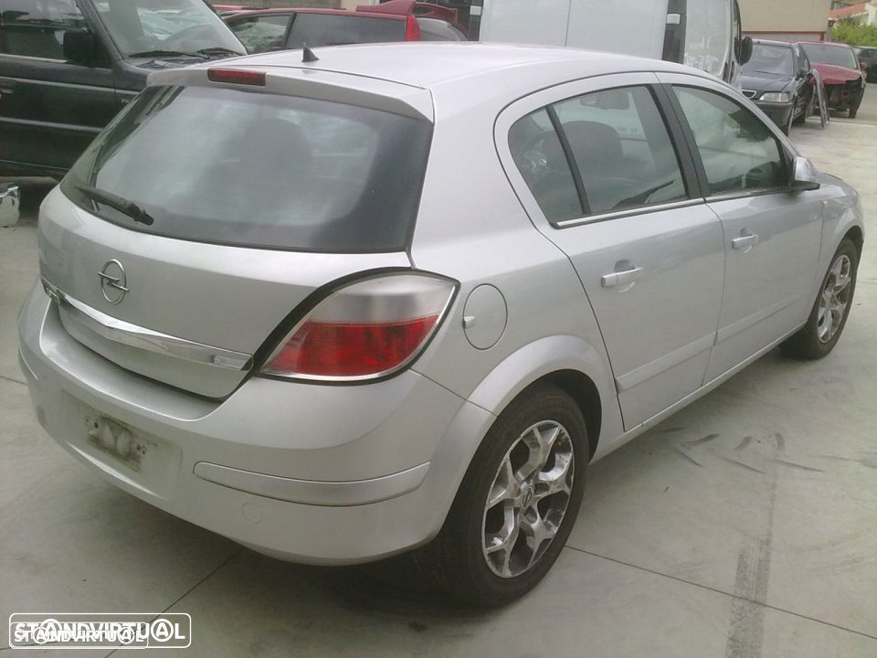 Traseira / Frente /Interior Opel Astra H 2006 - 2