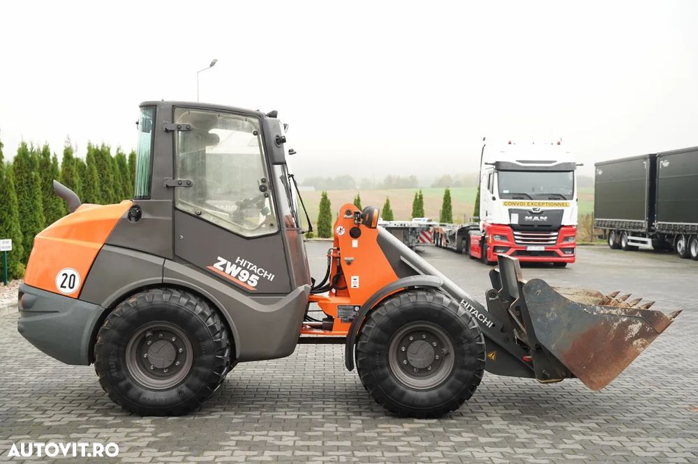 Hitachi ZW95 / ÎNCĂRCĂTOR PE ROȚI / 2020 / FURCĂ PENTRU PALEȚI - 12
