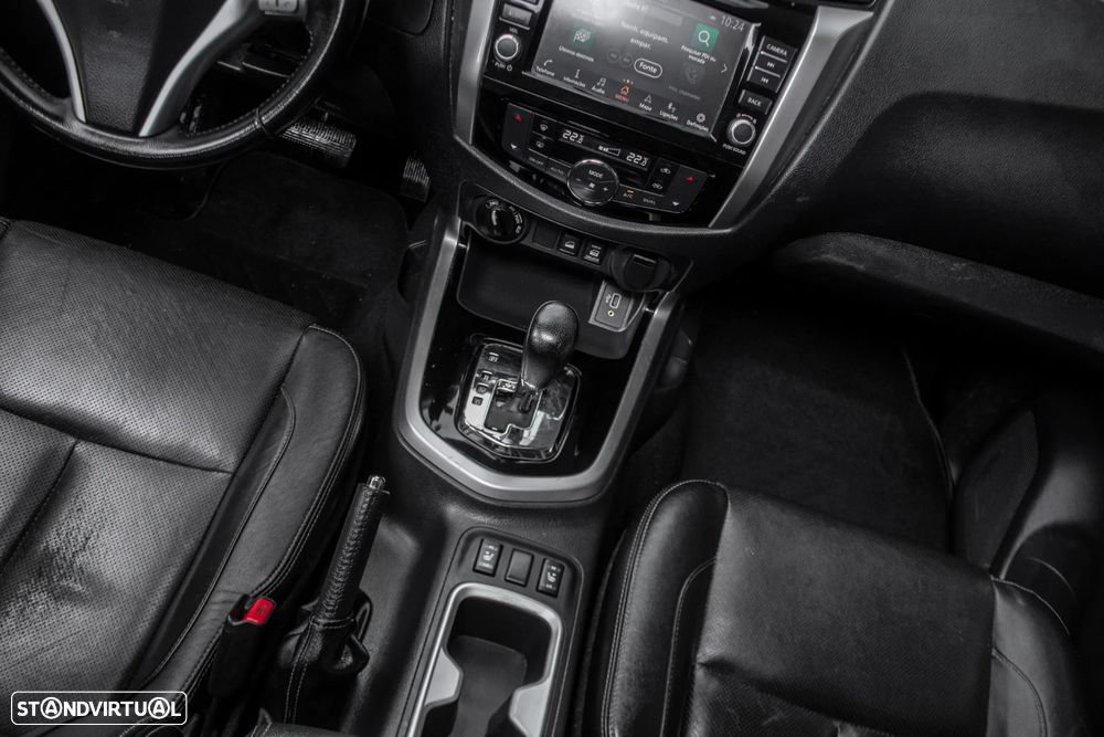 Nissan Navara 2.3 dCi CD 4WD Tekna Auto - 37
