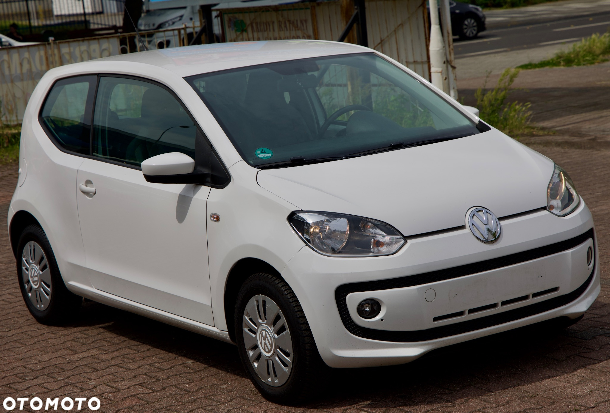 Volkswagen up! 1.0 beats - 4