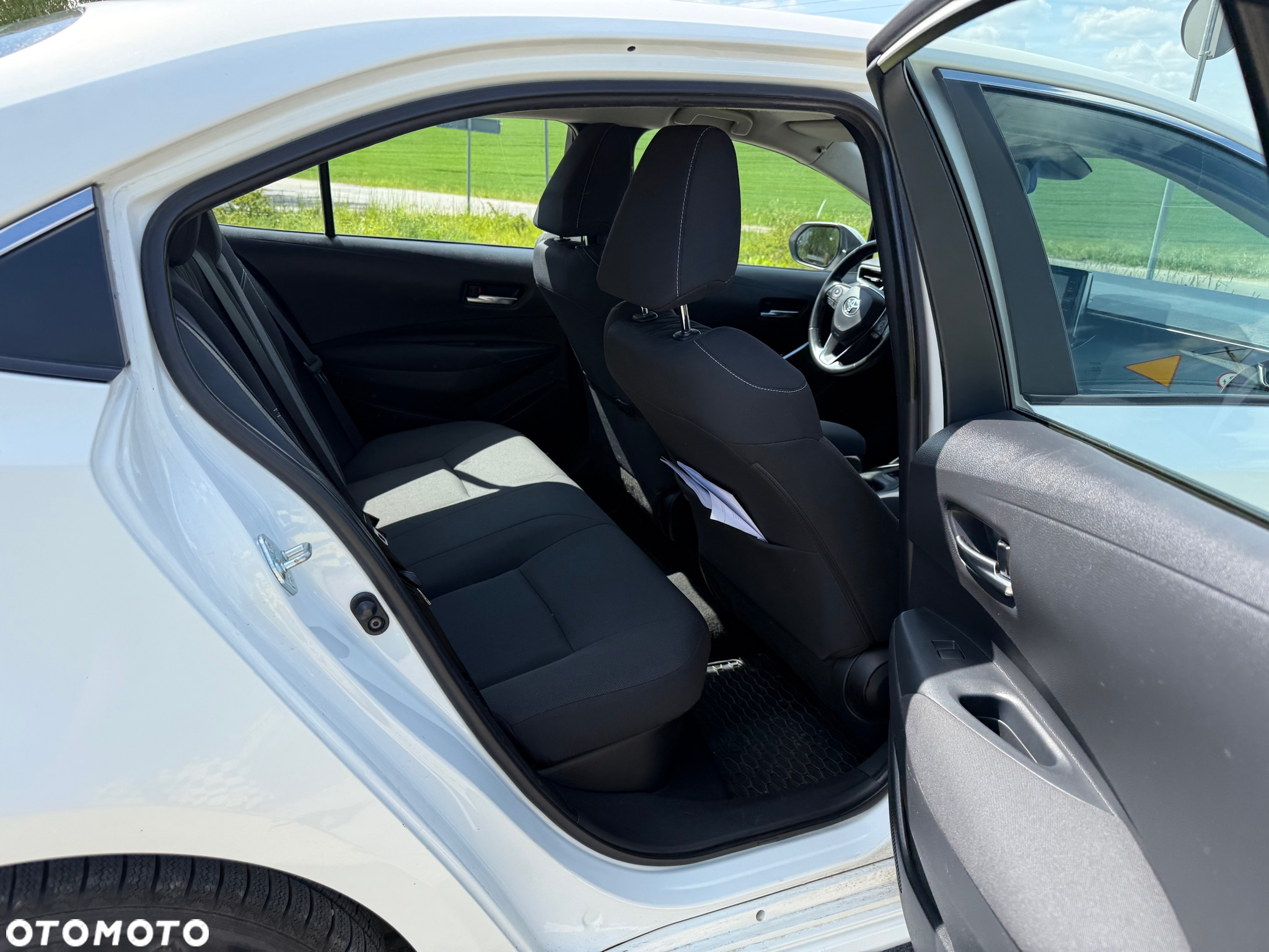 Toyota Corolla 1.8 Hybrid Comfort - 12