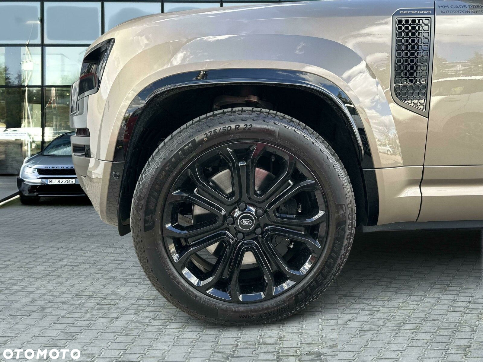 Land Rover Defender - 7