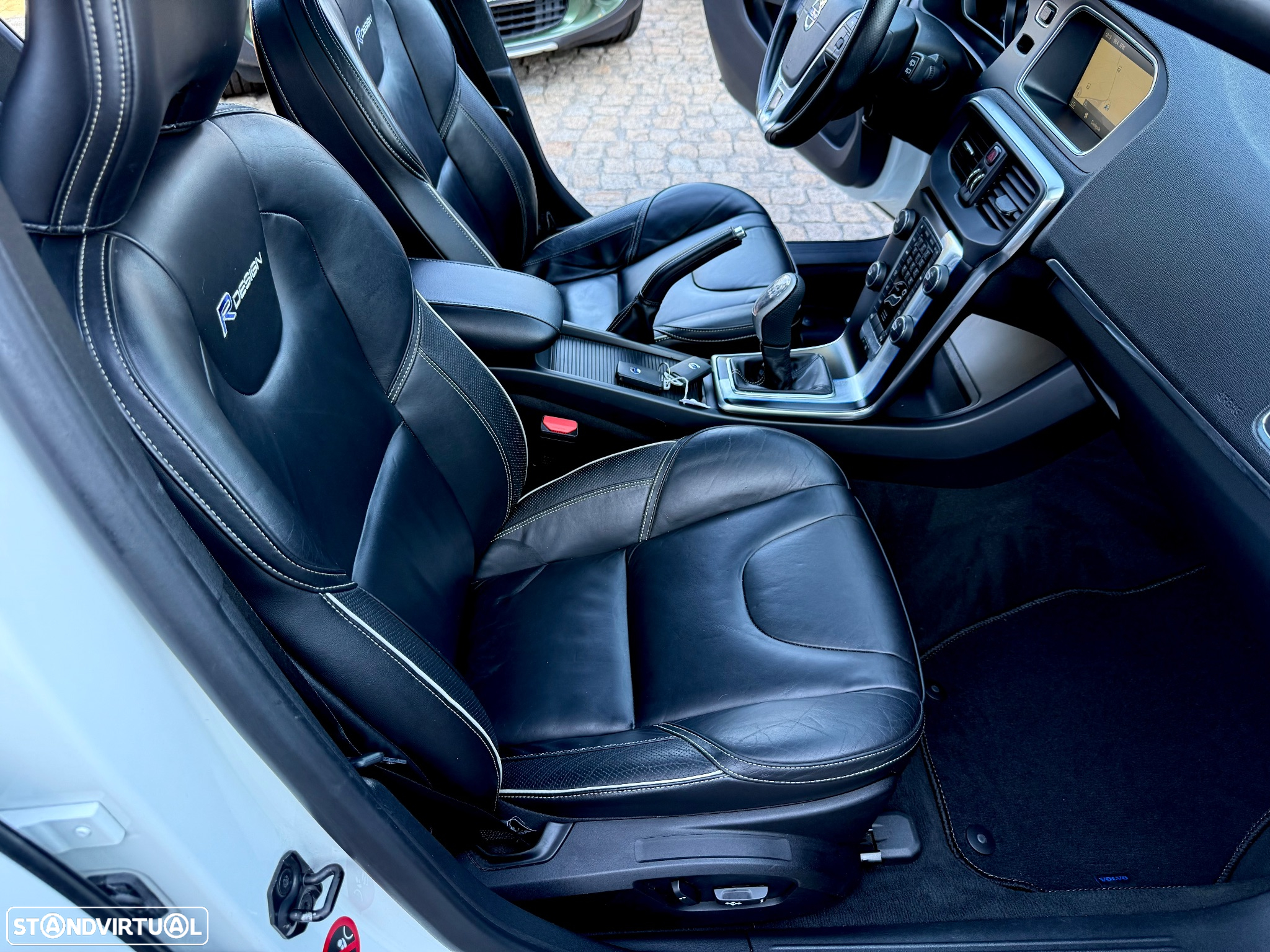 Volvo V40 1.6 D2 R-Design - 49
