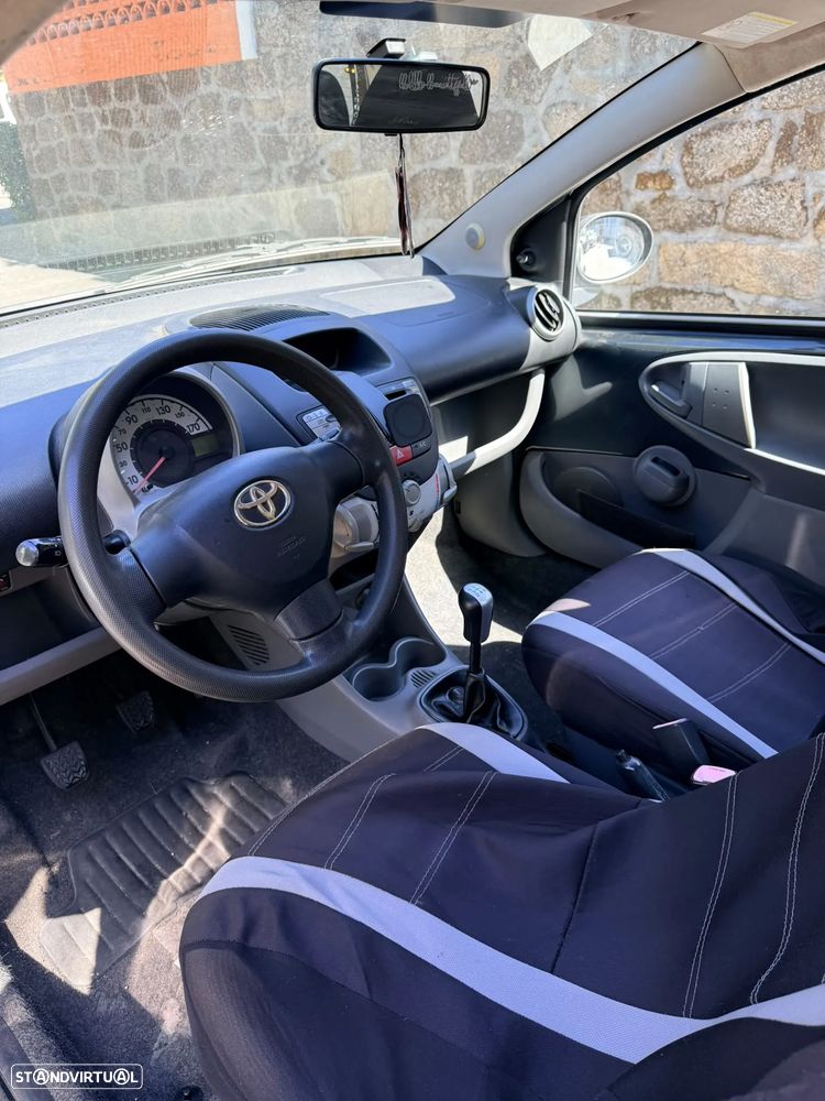 Toyota Aygo Standard - 2