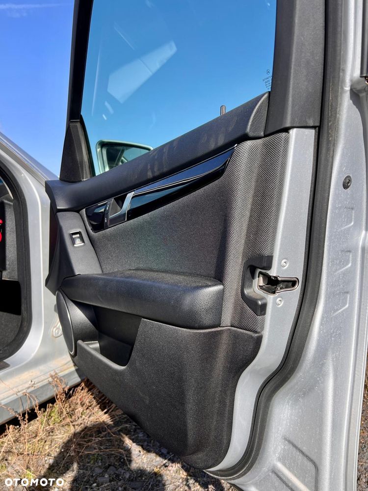 Mercedes-Benz Klasa C 220 CDI BlueEff 4-Matic Avantgarde - 7