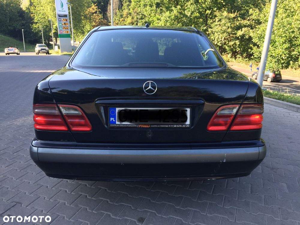 Mercedes-Benz Klasa E - 8