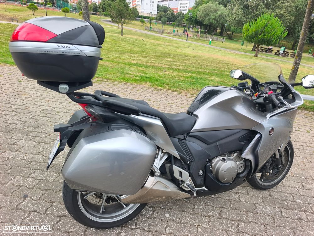 Honda VFR 1200 - 9