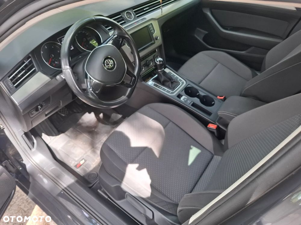 Volkswagen Passat 2.0 TDI BMT Comfortline - 11