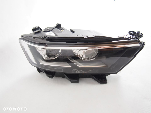 Volkswagen T-Roc 17r Reflektor prawy lampa prawa