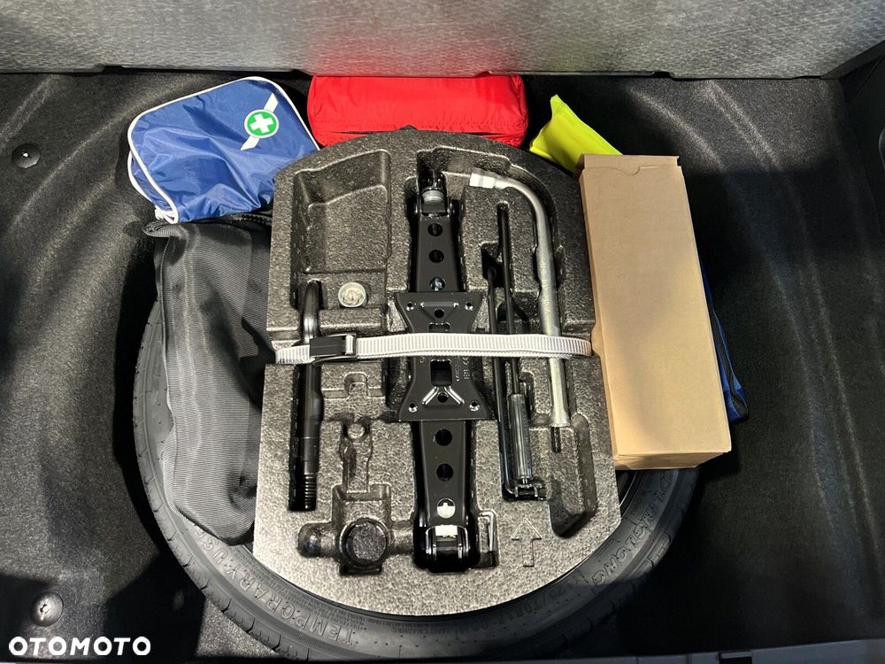 Volkswagen Passat Variant 2.0 TSI Business Plus DSG - 33