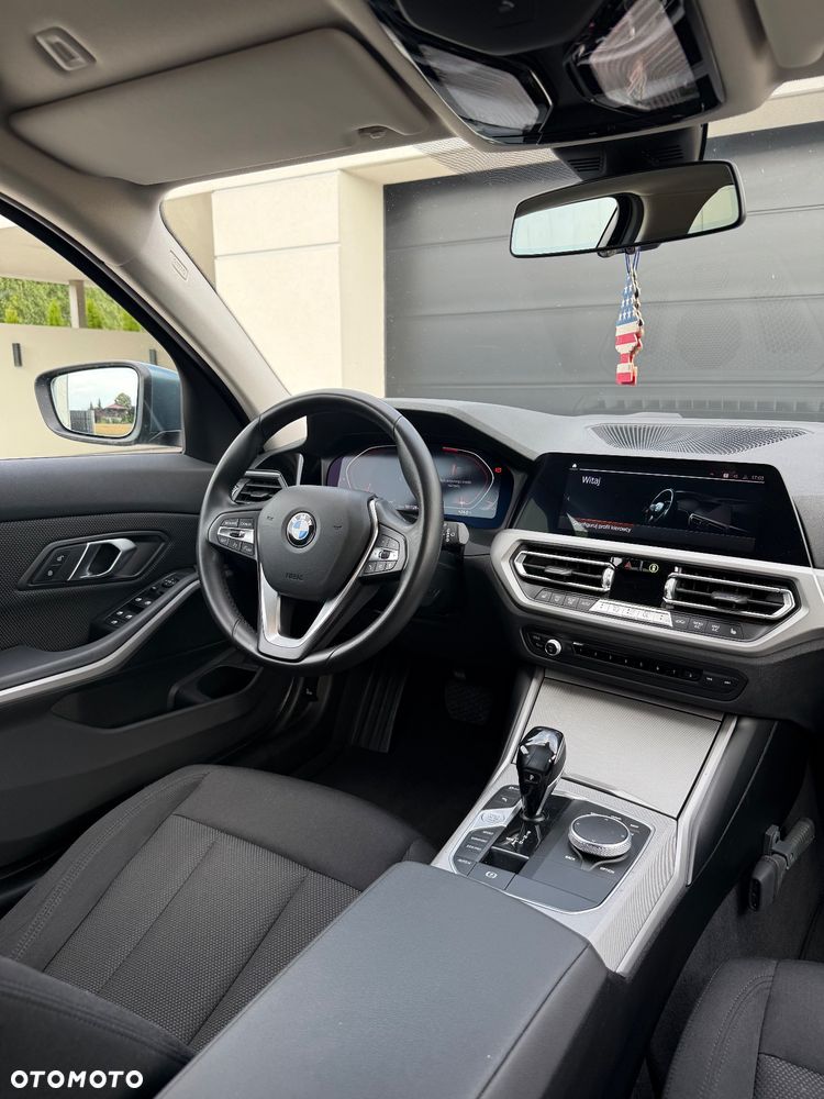 BMW Seria 3 318d - 18