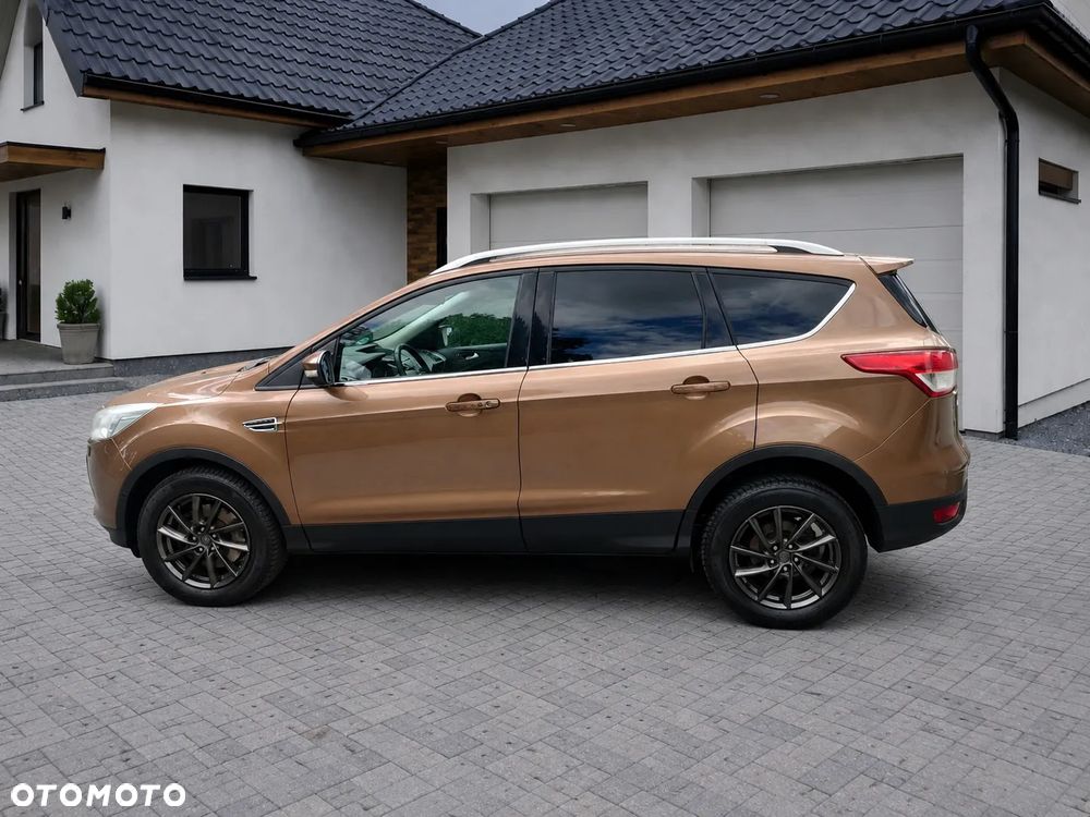 Ford Kuga 2.0 TDCi 2x4 Titanium - 10