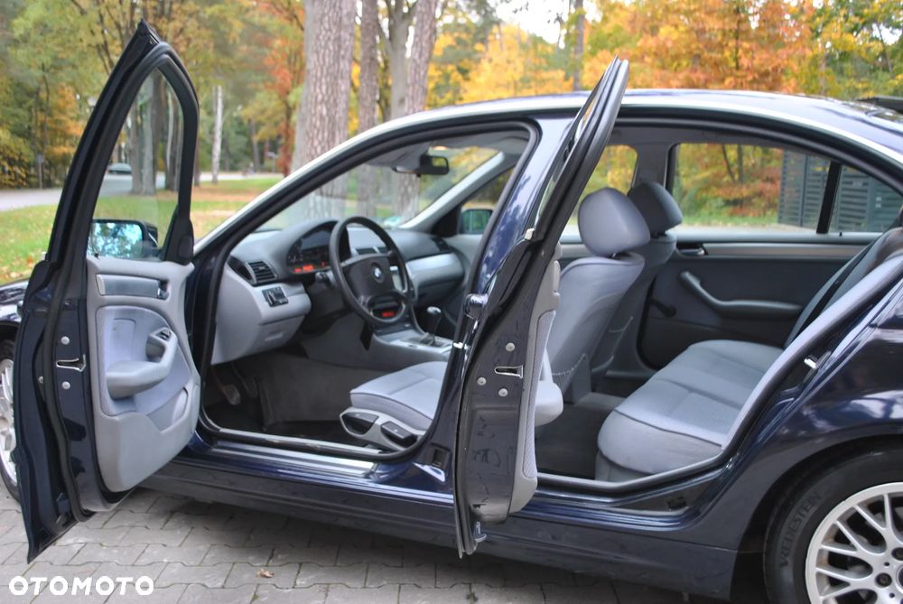 BMW Seria 3 320i - 6