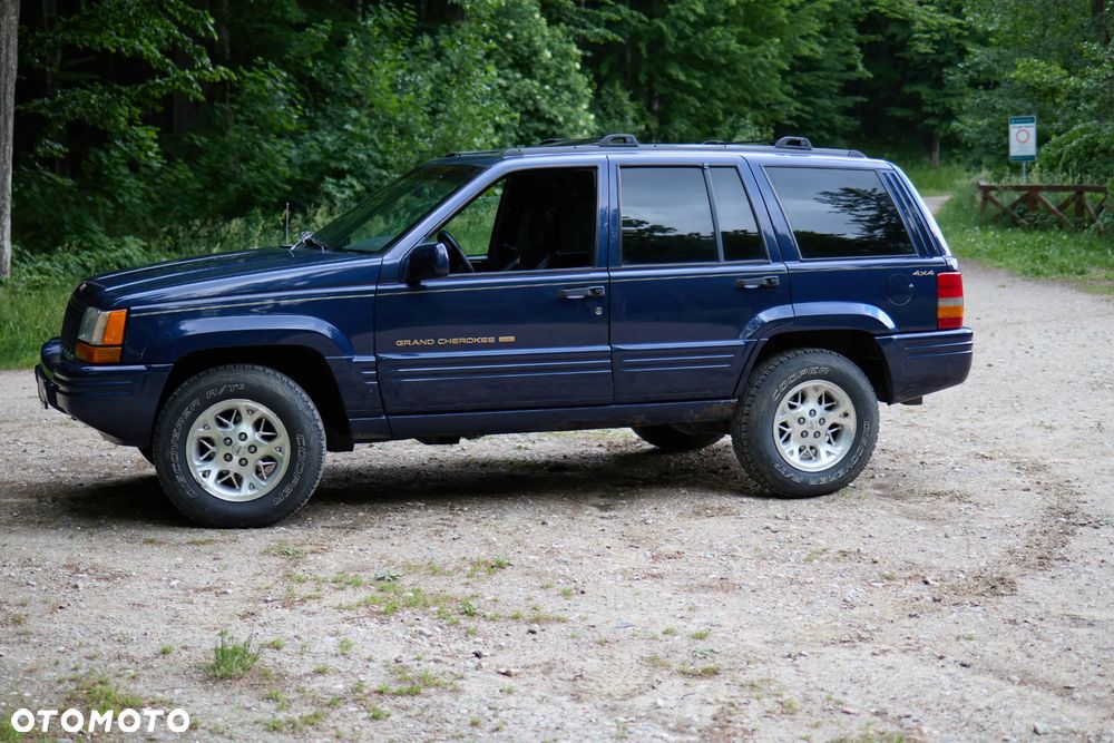 Jeep Grand Cherokee - 12