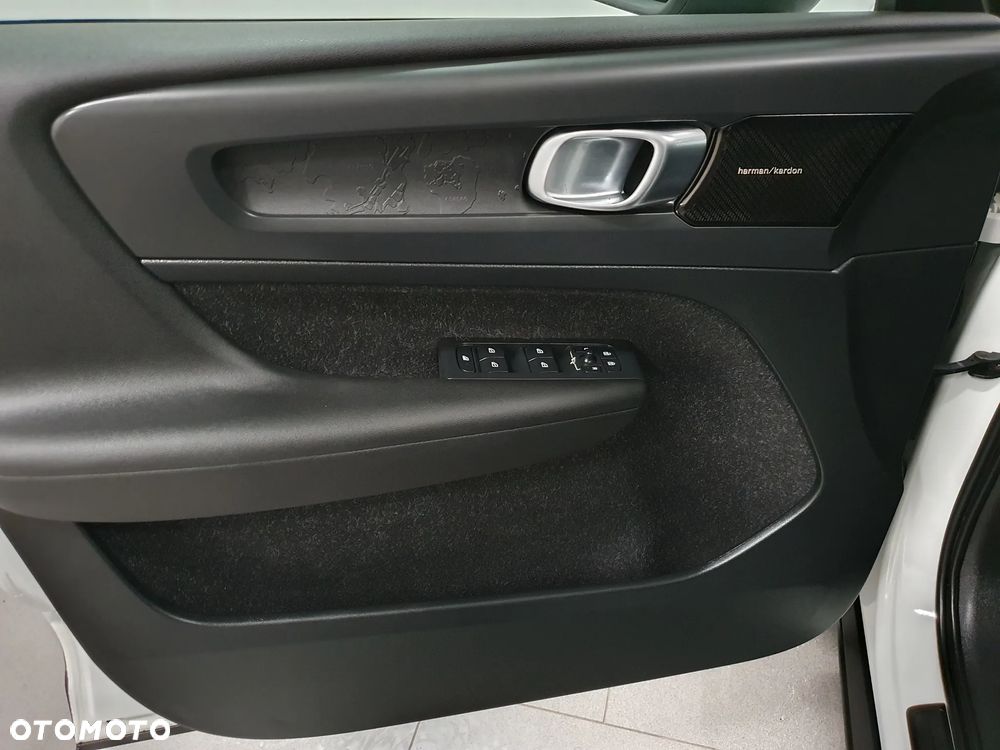 Volvo XC 40 D3 SCR R-Design - 21