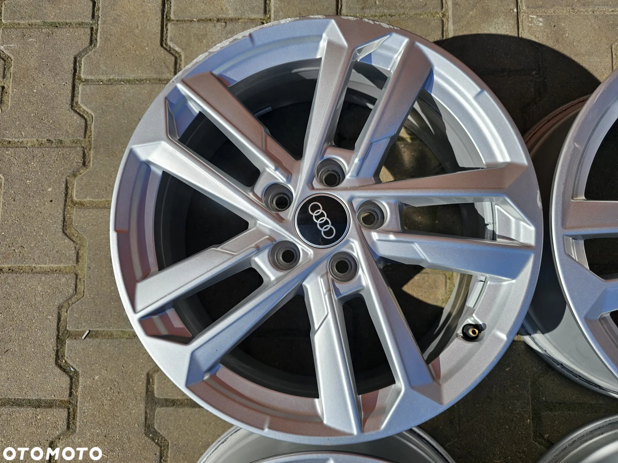 Audi OE A3 A4 A6 Volkswagen Golf Skoda Octavia Seat Leon / 8Y0601025L / 6,5Jx17 ET43 5x112 - 3