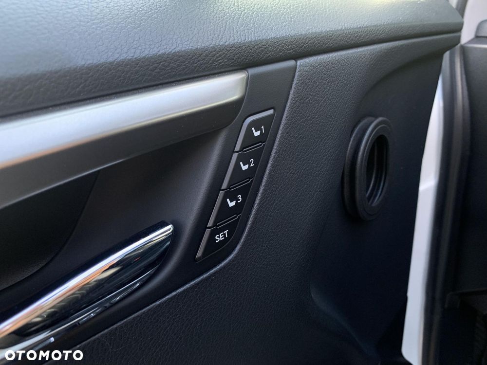 Lexus RX 450h Omotenashi - 10