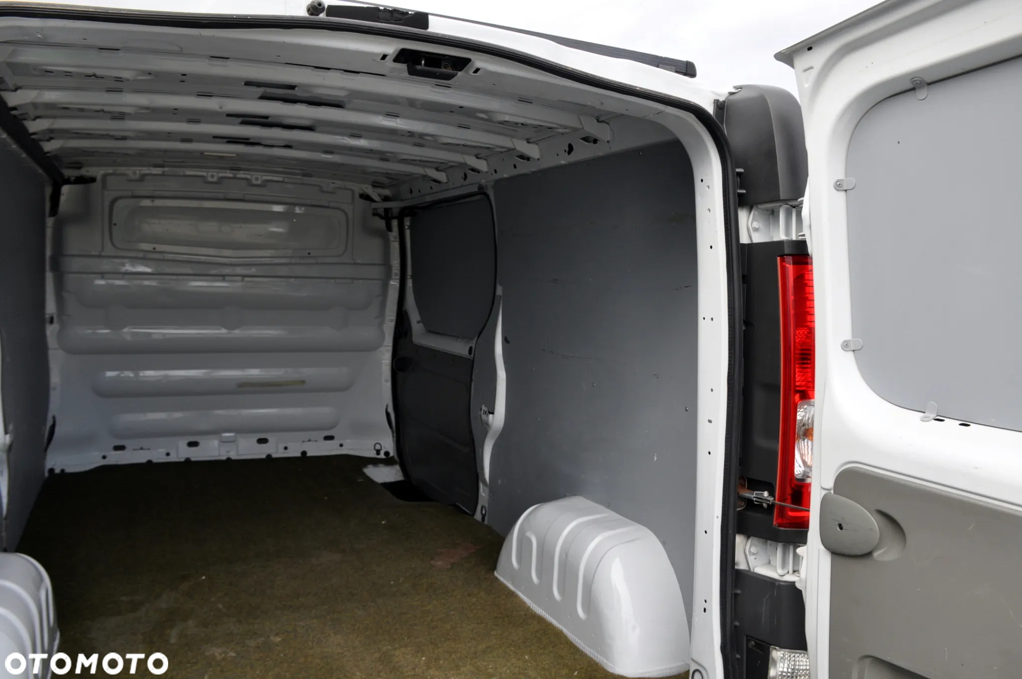 Opel VIVARO - 31
