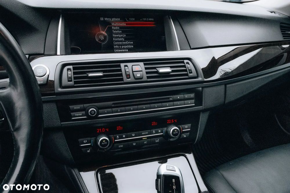 BMW Seria 5 528i xDrive - 13