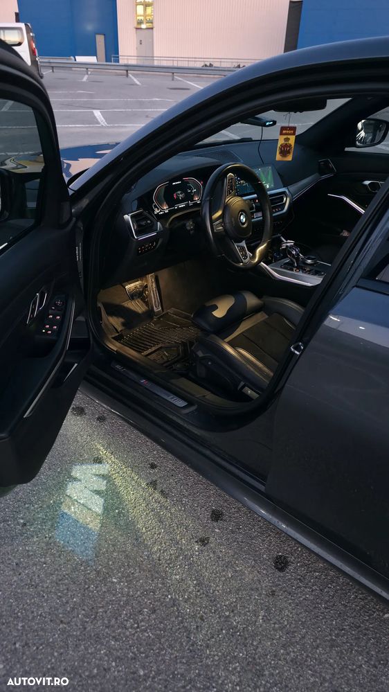 BMW Seria 3 320d xDrive AT MHEV - 12