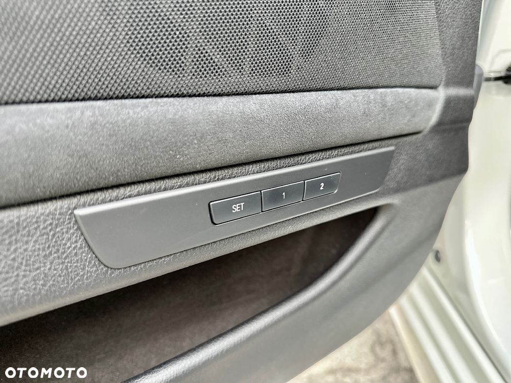 BMW Seria 5 520d M Sport - 29
