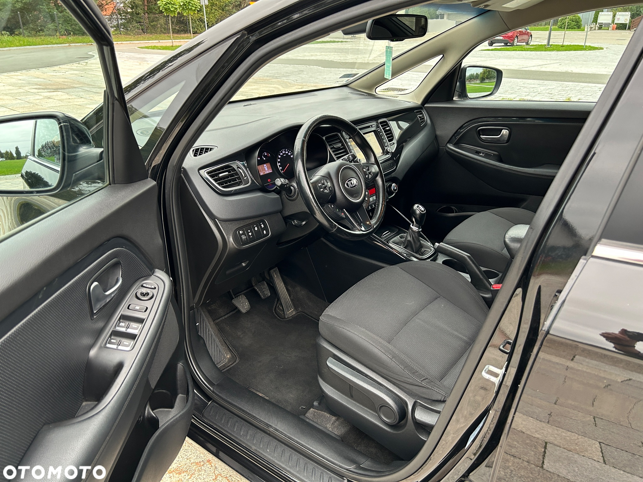 Kia Carens 1.7 CRDi Business Line - 33