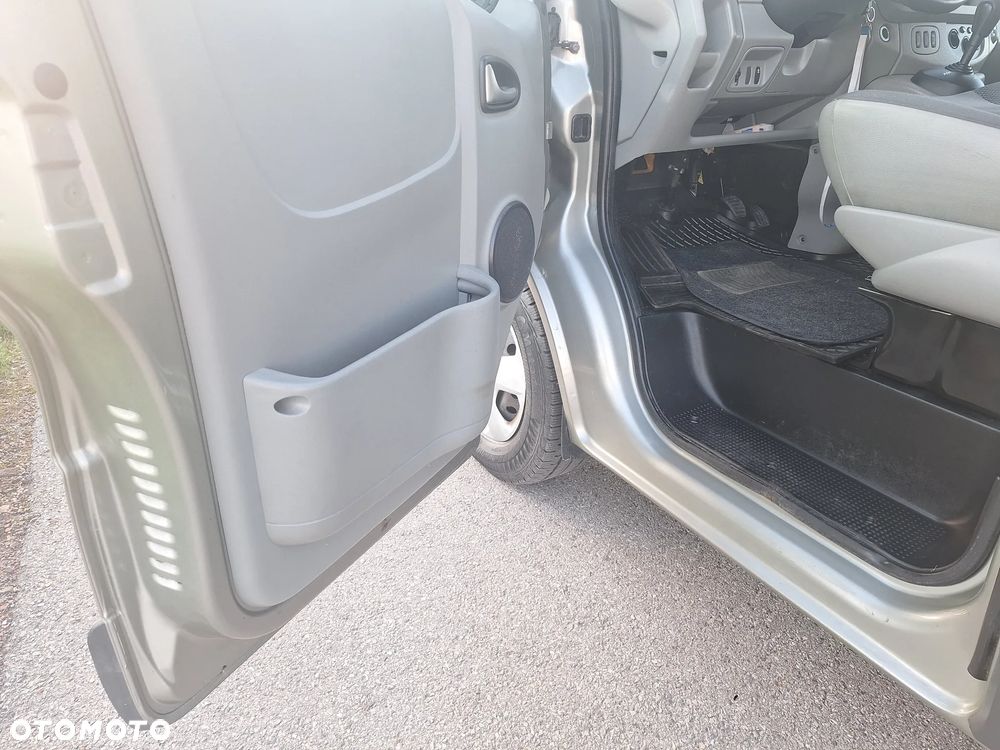 Opel Vivaro - 19