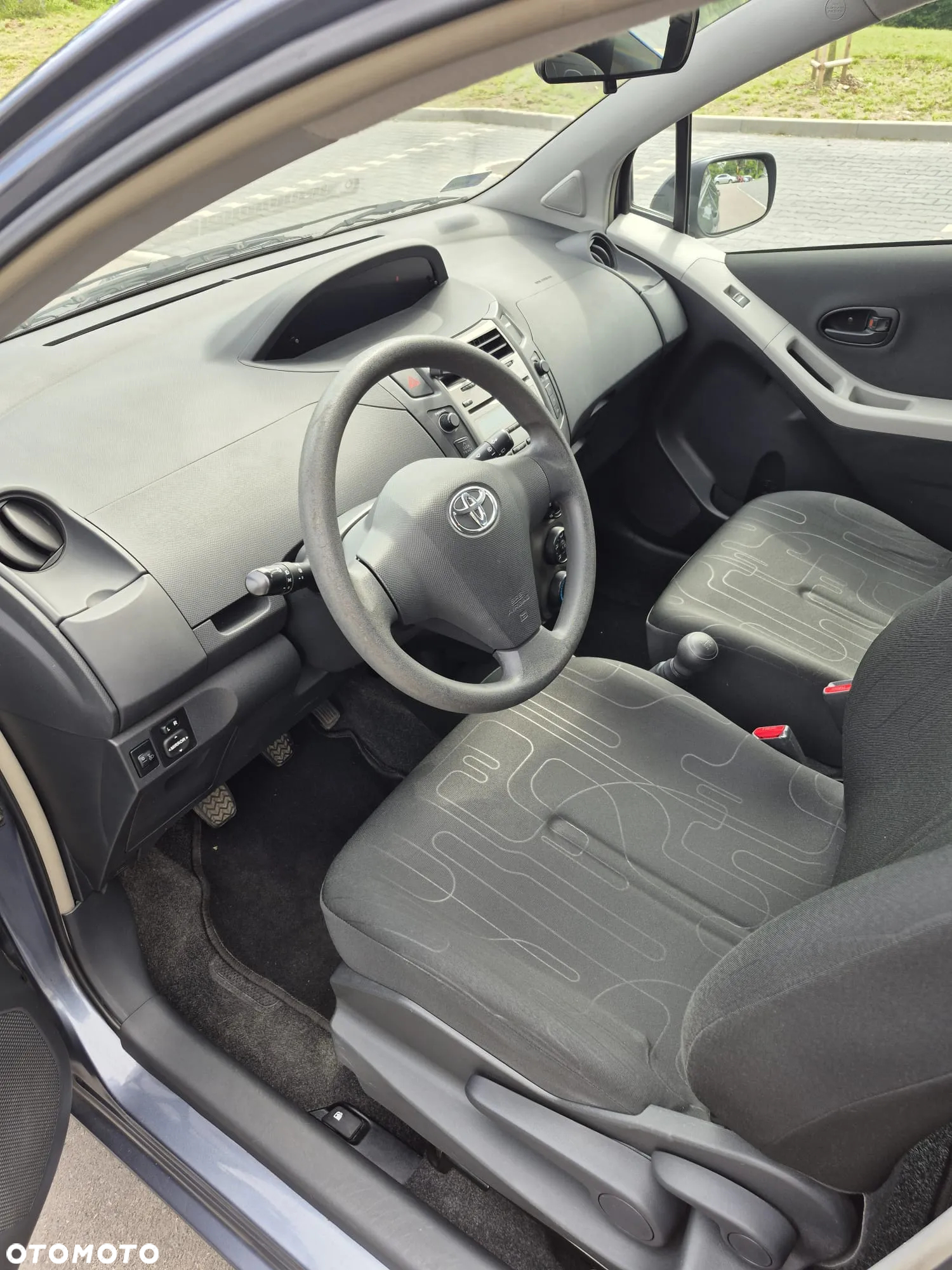 Toyota Yaris 1.0 Terra - 13