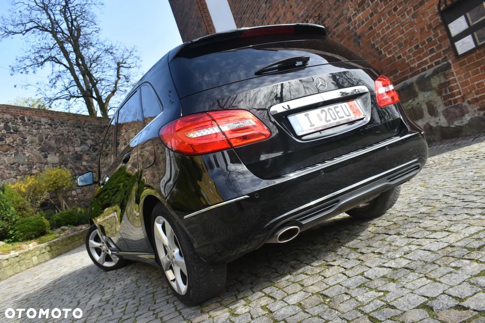 Mercedes-Benz Klasa B 180 (BlueEFFICIENCY) - 29