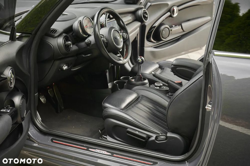 MINI John Cooper Works - 13