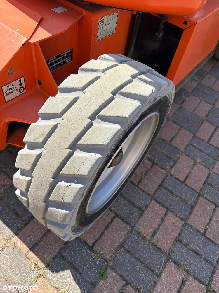 JLG - 10